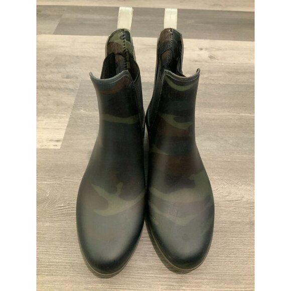 J. Crew Army Green Camouflage Chelsea Ankle Boots Booties, Size 7 (US) - Picture 2 of 8